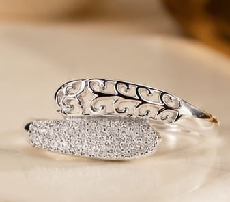 Royal Filigree Crystal Ring