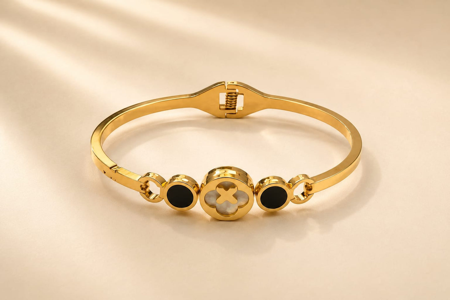 Premium Clover Glow Bracelet