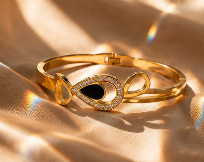 Black Teardrop  Bracelet