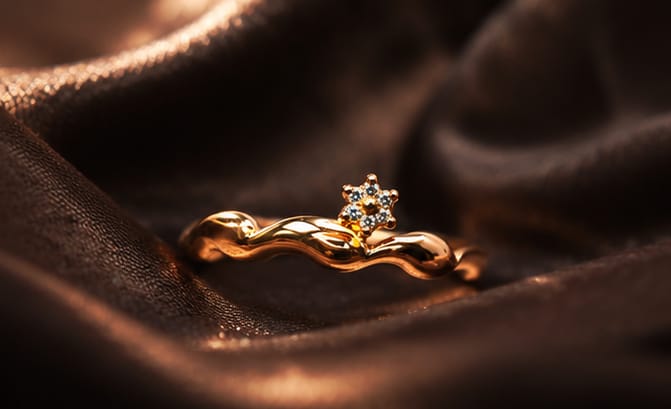 Golden Petal Wave Ring