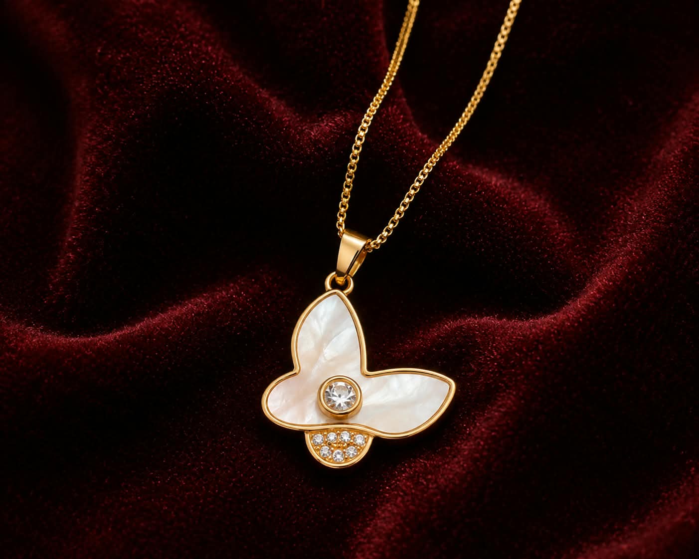 Luxe Pearl Butterfly Necklace