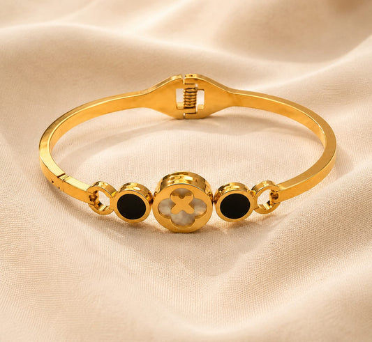 Premium Clover Glow Bracelet