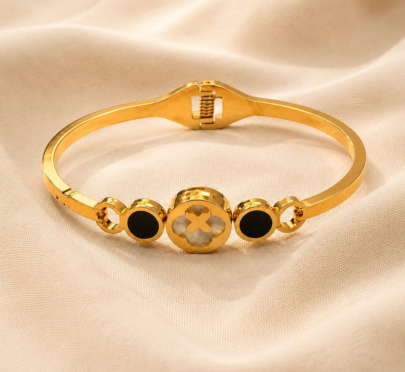 Premium Clover Glow Bracelet